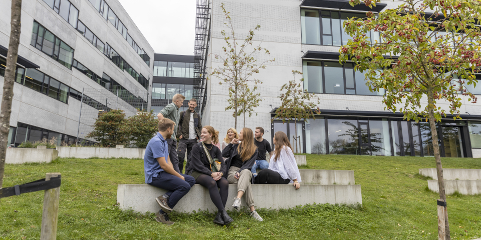 Students outside of VIA's Campus Aarhus C